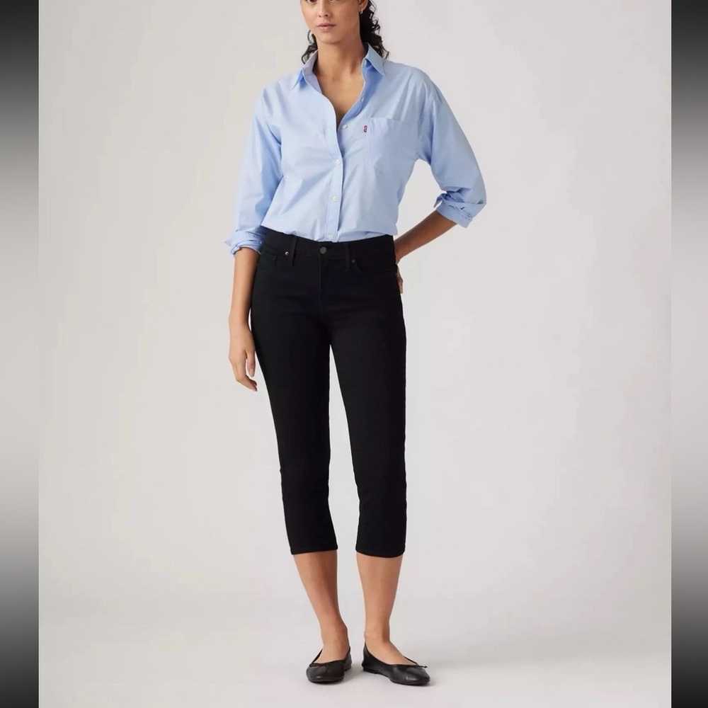 Levi’s Women’s Shaping Skinny Capri Jeans